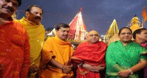 धोती पहन महाकाल के दरबार पहुंचे नितिन नबीन, 2 घंटे बैठकर देखी बाबा की आरती