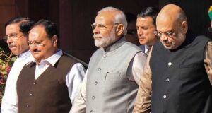 Modi Cabinet Reshuffle: मोदी कैबिनेट में बड़े फेरबदल की चर्चा तेज, वैष्णव का प्रमोशन और गडकरी के विभाग में बदलाव की अटकलें