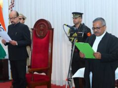 राज्यपाल डेका ने न्यायाधिपति कृष्न राम महापात्र को छत्तीसगढ़ उच्च न्यायालय के मुख्य न्यायाधीश पद की दिलाई शपथ