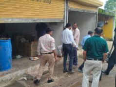 दुर्ग में अवैध कीटनाशक बनाते-बेचते आरोपी पकड़े गए, कृषि टीम ने की कार्रवाई