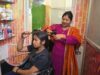 हुनर ने दी आत्मनिर्भरता की राह, ब्यूटी पार्लर से किरण को हर माह 12 से 20 हजार रुपये तक की आय