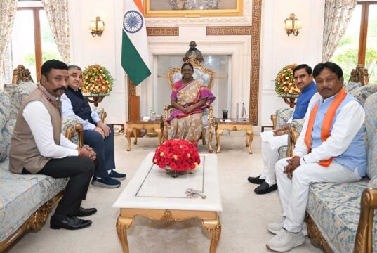 मुख्यमंत्री विष्णु देव साय के निमंत्रण पर राष्ट्रपति ने स्वीकार किया बस्तर दशहरा के मुरिया दरबार में शामिल होने का आमंत्रण