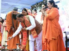सवा लाख ‘आशीर्वाद के दीपों’ से जगमगाया खारुन तट, प्रधानमंत्री नरेंद्र मोदी के स्वस्थ और दीर्घायु जीवन के लिए हुई महाआरती