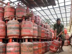 LPG सिलेंडर ₹400 में मिलेगा? सब्सिडी बढ़ने की खबर ने बढ़ाई हलचल, जानें क्या है सच्चाई
