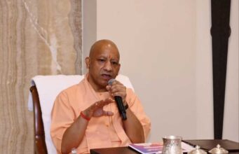 योगी सरकार में जनसुनवाई व्यवस्था को प्रभावी बनाने पर जोर, ऊर्जा मंत्री ने अधिकारियों को दी चेतावनी