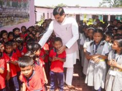 मुख्यमंत्री डॉ. यादव काफिला रुकवाकर पहुंचे स्कूल बच्चों से किया आत्मीय संवाद