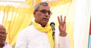 ‘EVM से चुनाव हो तो दिक्कत, बैलट पेपर से हो तो दिक्कत’, ओपी राजभर ने अखिलेश पर कसा तंज