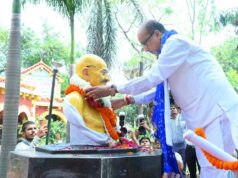 नशा मुक्त भारत के संकल्प के साथ राज्यपाल डेका ने की पदयात्रा