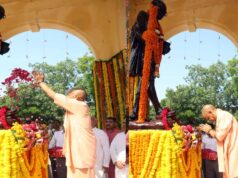 मुख्यमंत्री ने राष्ट्रपिता महात्मा गांधी की प्रतिमा पर किया पुष्पार्चन