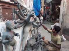 दुर्गा प्रतिमा में क्यों मिलाई जाती है रेड लाइट एरिया की मिट्टी? जानिए बंगाल की अनोखी परंपरा