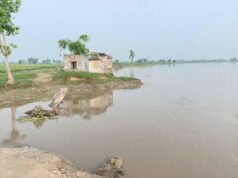 बाढ़ से नुकसान के बीच भूजल स्तर को फायदा, तेज बहाव से साफ हुई गोमती नदी