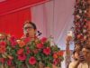 छत्तीसगढ़ पहुंचीं स्मृति ईरानी, पहली बार आगमन पर पोस्टर-बैनर की जगह दिखे BJP के झंडे