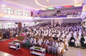 एरा मेडिकल कॉलेज में नये बैच की व्हाइट कोट सेरेमनी सम्पन्न